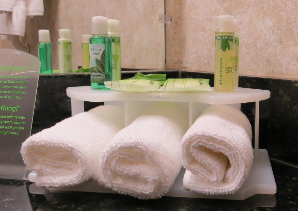 Holiday Inn Express Уэйкросс Номер фото